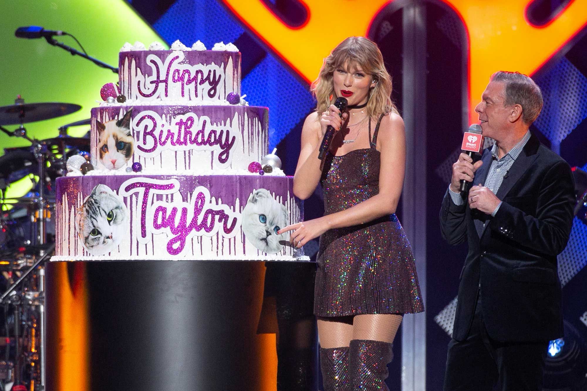 Stars Gateau Original Et Esprit De Noel L Extravagant Anniversaire De Taylor Swift Stars Gateau Original Et Esprit De Noel L Extravagant Anniversaire De Taylor Swift