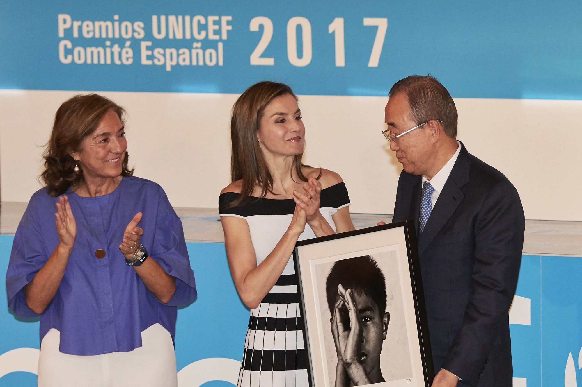 La Reine Letizia Remet Un Prix De L Unicef A Ban Ki Moon