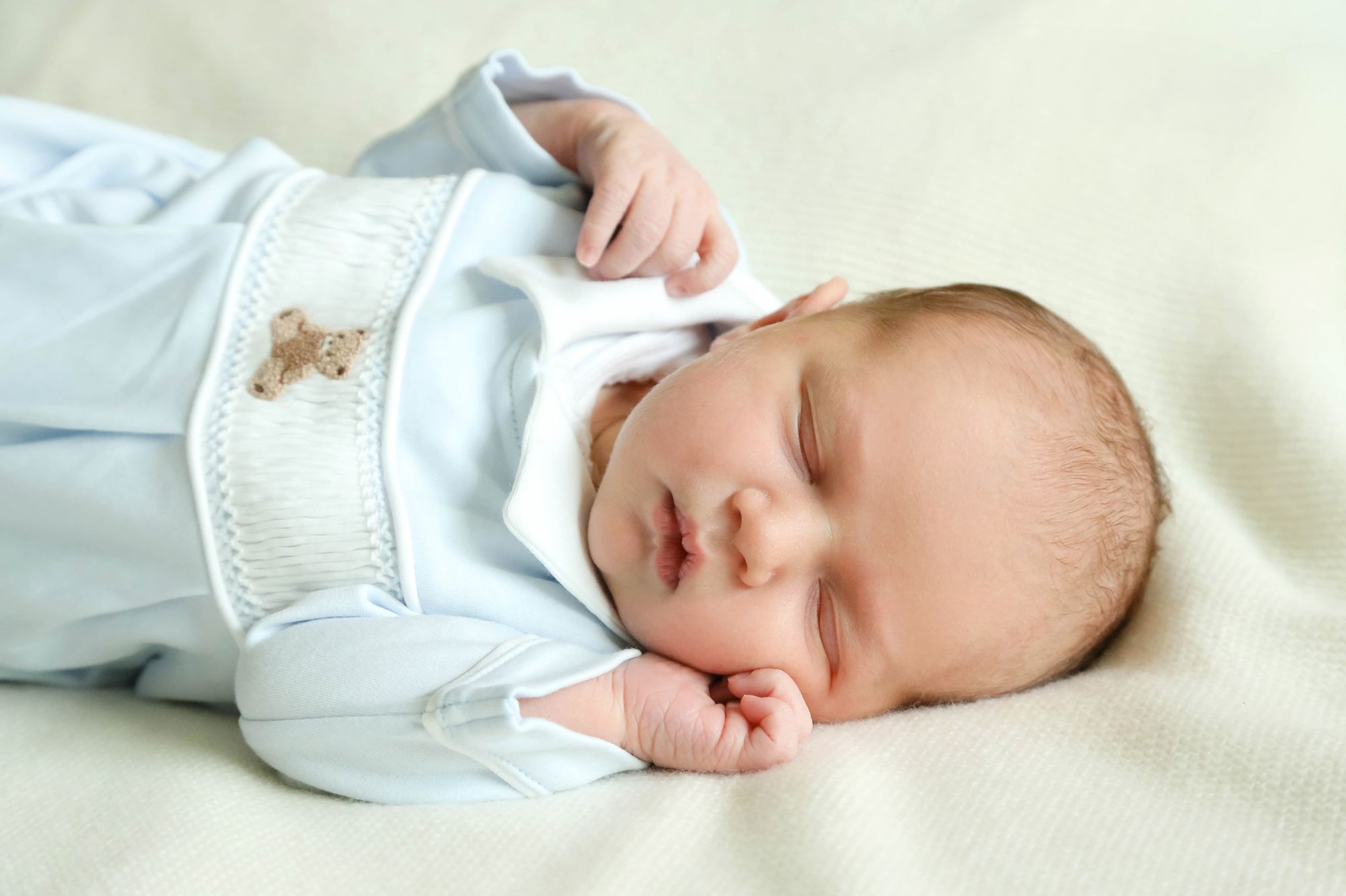 La Princesse Stephanie Et Le Prince Guillaume De Luxembourg Nous Presentent Le Prince Charles Leur Royal Baby