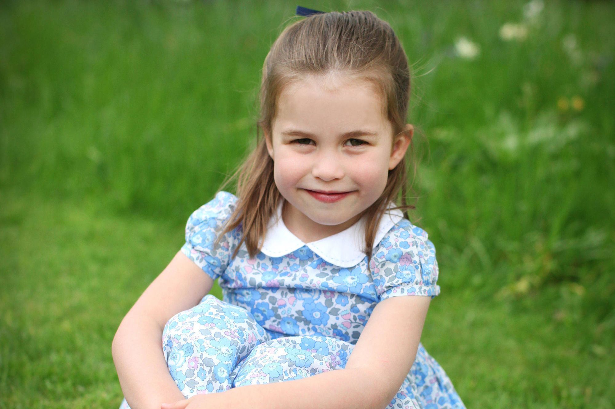 Charlotte De Cambridge Adorable Princesse Sur Des Cliches Inedits Pour Ses 4 Ans