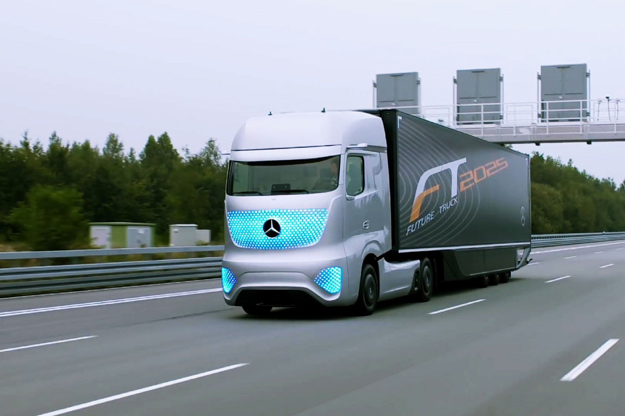 Le-camion-autonome-arrive-a-toute-allure