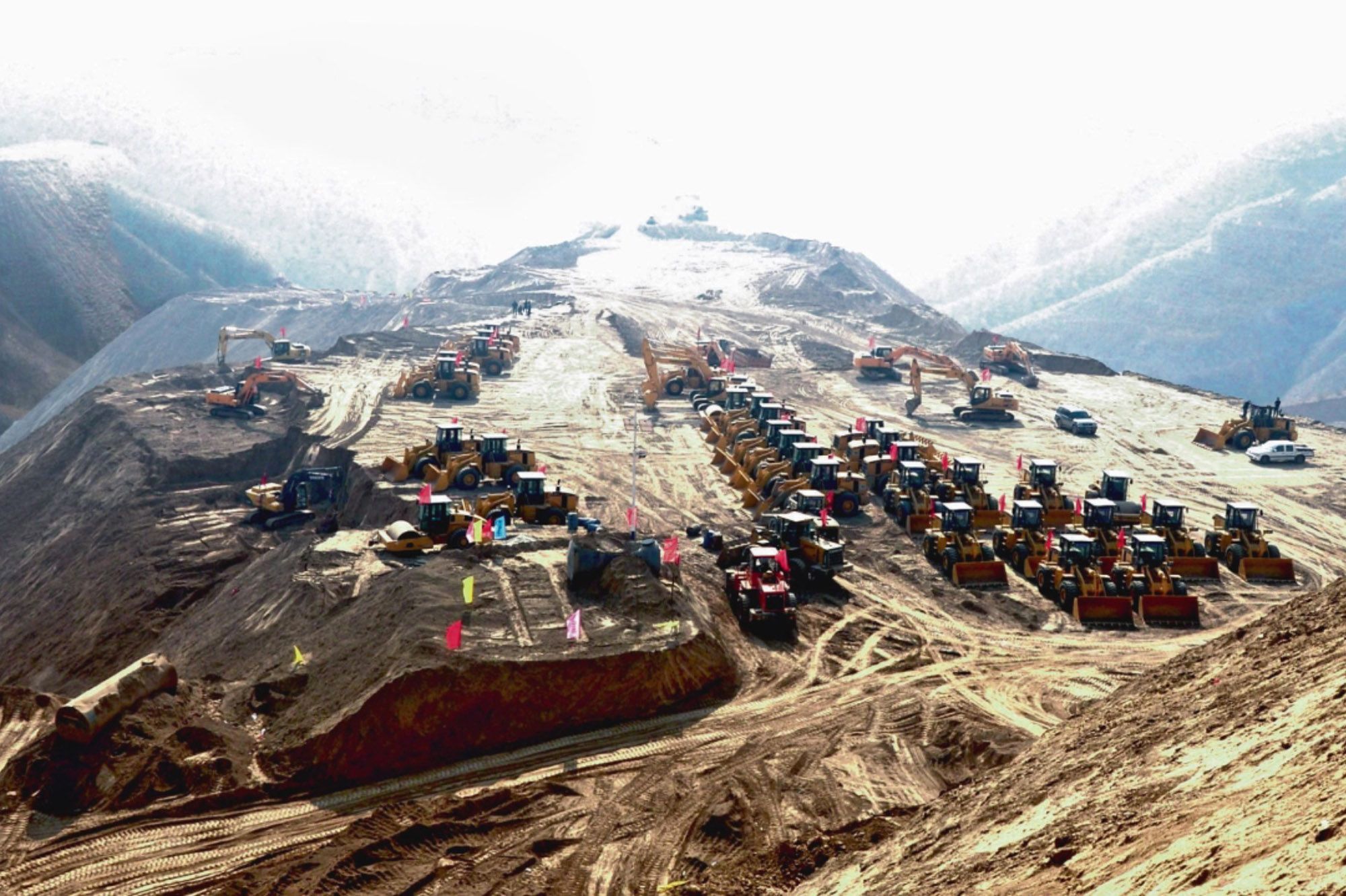 La Chine Rase Les Montagnes Pour Construire Des Villes