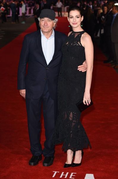 Film Le Stagiaire Avec Robert De Niro Anne Hathaway Et Robert De Niro Duo Complice Pour Le Nouveau Stagiaire