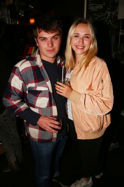 Chloe Jouannet Pose Avec Son Petit Ami Pour La Premiere Fois Pas miss, mais tout aussi sublime, chloé jouannet a assisté aux matchs avec son amoureux depuis plus de trois ans, zacharie chasseriaud (alias hugo wagner dans «hippocrate»). chloe jouannet pose avec son petit ami