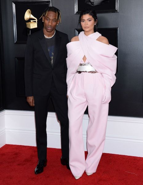 Kylie Jenner Et Travis Scott Tactiles Et Fougueux Aux Grammy Awards