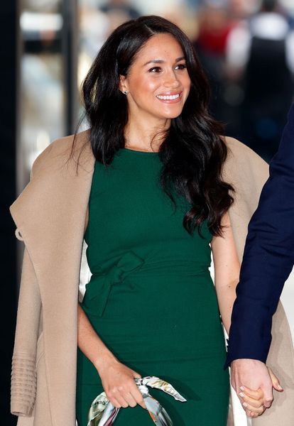 Meghan Ressort La Robe De Ses Fiancailles Pour Une Soiree Emouvante Avec Harry