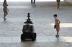 Singapour teste de nouveaux robots qui patrouillent dans les rues.
