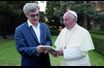 Wim Wenders et le "héros" de son dernier film en date, le pape François.