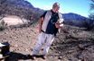 Jim Harrison dans le désert de l'Arizona en 2001.