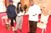 Kanye West offre des baskets blanches au président ougandais