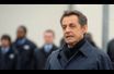 <br />
Nicolas Sarkozy, lundi, chante la Marseillaise lors d’une visite d’un établissement public d'insertion de la défense (Epide) destiné à accueillir de jeunes mineurs délinquants et situé à Saint-Quentin dans l’Aisne.