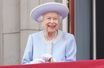La reine Elizabeth II au balcon de Buckingham Palace à Londres, le 2 juin 2022 au premier jour de son jubilé de platine