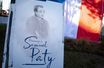 Le maire de Conflans-Sainte-Honorine, Laurent Brosse, a devoilé le livre monument en hommage à Samuel Paty, en 2021.