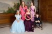 La princesse Ingrid Alexandra de Norvège entourée des princesses Estelle de Suède, Catharina-Amalia des Pays-Bas, Elisabeth de Belgique et du prince Charles de Luxembourg, à Oslo le 17 juin 2022