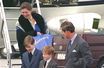 Le prince Charles et ses fils, William et Harry, avec leur nounou Tiggy Legge-Bourke, en Suisse en 1994.