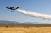 Contre les incendies, Airbus teste un avion militaire transformé en bombardier d'eau   