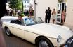 Les mariés Marco Maestri et Simon Porte Jacquemus sont repartis à bord d'un magnifique cabriolet.