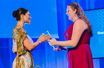 La princesse héritière Victoria de Suède a remis le Stockholm Junior Water Prize à la Canadienne Annabelle Rayson, à Stockholm le 30 août 2022
