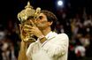 Roger Federer remporte Wimbledon en 2012.