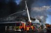 "Trente engins sont sur place et une centaine de pompiers sont mobilisés", a indiqué un porte-parole des sapeurs-pompiers de Paris.