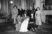 Le prince Charles le jour de son baptême, le 15 décembre 1948, avec ses parents et ses parrains et marraines. Au premier rang, la
