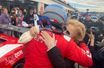 Sylvie Vartan félicite son fils David Hallyday après sa victoire sur le circuit Paul Ricard, au Castellet, le 13 novembre 2022.