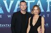 Sam Worthington et son épouse Lara Bingle à l'avant-première d'"Avatar 2", au Hoyts Entertainment Quarter, à Sydney en Australie, le 21 novembre 2022.
