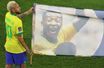 Neymar et les joueurs brésiliens ont rendu hommage à Pelé en fin de match.
