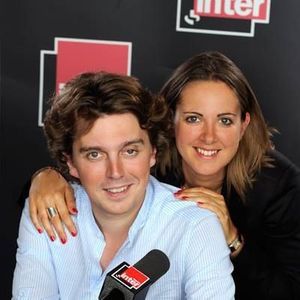 Charline Vanhoenacker et Alex Vizorek, aux commandes de l’émission « Si tu écoutes j’annule tout ! » sur France Inter.