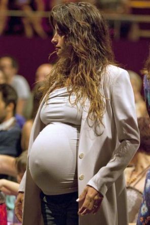 Penélope Cruz au Festival Los Veranos de la Villa, à Madrid, la veille de son accouchement..