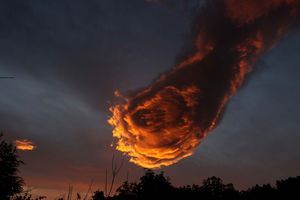 Portugal La Main De Dieu Apparait Dans Le Ciel
