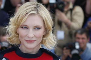 Cate Blanchett sous le soleil de la Croisette