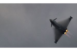  Un avion de combat Eurofighter Typhoon, conçu et produit en partie par EADS et par BAE.