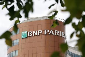 Lourdement condamnée, la banque française BNP Paribas ne perdrait pas le droit d'opérer aux Etats-Unis, selon Reuters.