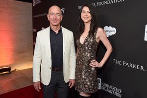 Jeff et MacKenzie Bezos en janvier 2018 à Hollywood.
