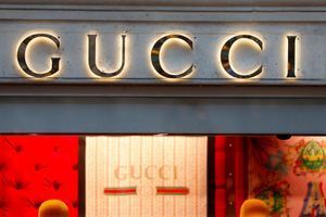 Kering, la maison mère de Gucci, va payer 1,25 milliard d'euros au fisc italien.