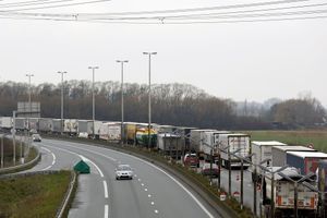 Sur l'autoroute A16, près de Calais, le 9 décembre.
