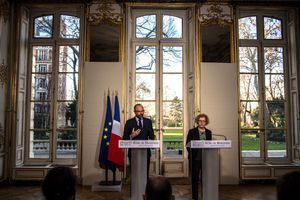 Edouard Philippe et Muriel Pénicaud le 26 février lors d'une conférence de presse sur l'assurance chômage.