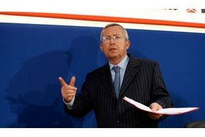  Pierre-Henri Gourgeon, directeur général d’Air France KLM a choisi de réduire la voilure.
