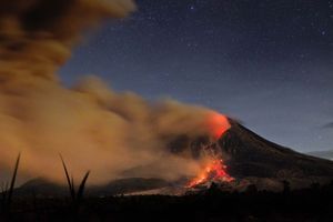 Sinabung, l'éruption n'en finit pas