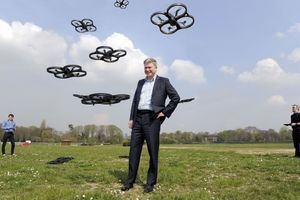 Henri Seydoux et ses drones d’invention. Il dirige 800 salariés. 