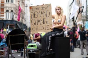 Des milliers de militants Extinction Rebellion envahissent les rues de Londres 