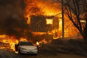La Californie lutte contre le 2e incendie le plus vaste de son histoire
