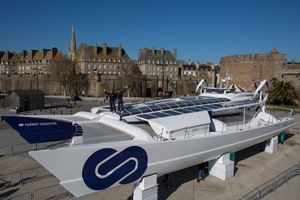 Saint-Malo : le navire futuriste Energy Observer prêt à faire son tour du monde
