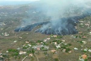 Un monstre de lave engloutit les maisons de l’île de Palma après l'éruption