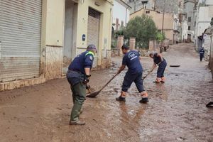 Une "rivière de boue" dévaste un village en Italie