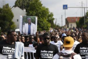 La mort d'Adama Traoré, survenue dans des circonstances encore obscures, a été pointée du doigt comme une "bavure" policière par certains de ses proches.
