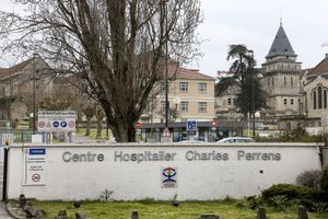 La mère des bébés retrouvés morts a été internée dans un hôpital de Bordeaux. 