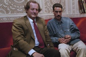 En France, à Paris, le 8 octobre 1998, Jean-Marie Rouart (à droite) et Omar Raddad. 