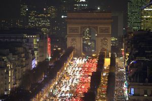 La course-poursuite sur les Champs-Elysées a fait trois blessés. (image d'illustration)